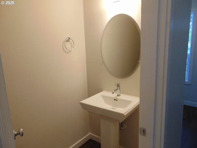 Photo - ** HALF MONTH FREE ! ** Beautiful 4 Bedroo...