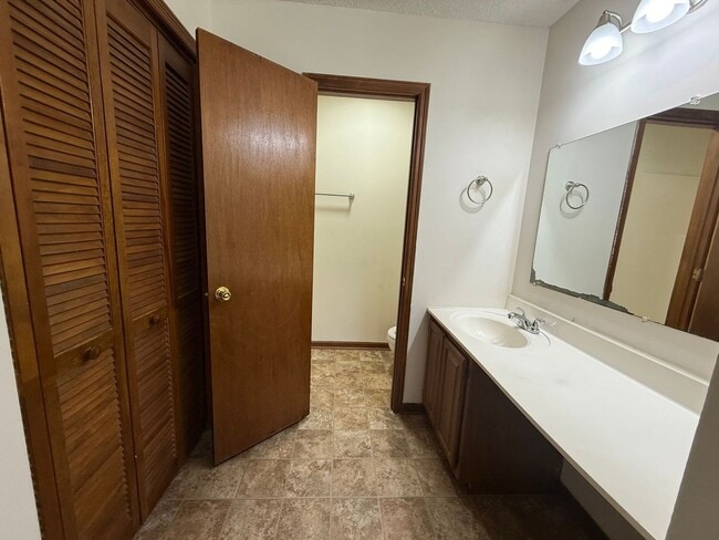 Photo - Nice 2 bedroom, 2 bath duplex