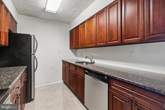 Photo - 1420 Locust St Unit 37P