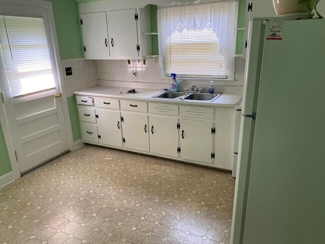 Photo - Cute Cottage Style Home For Rent