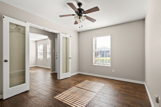 Photo - 2409 Riley Dr
