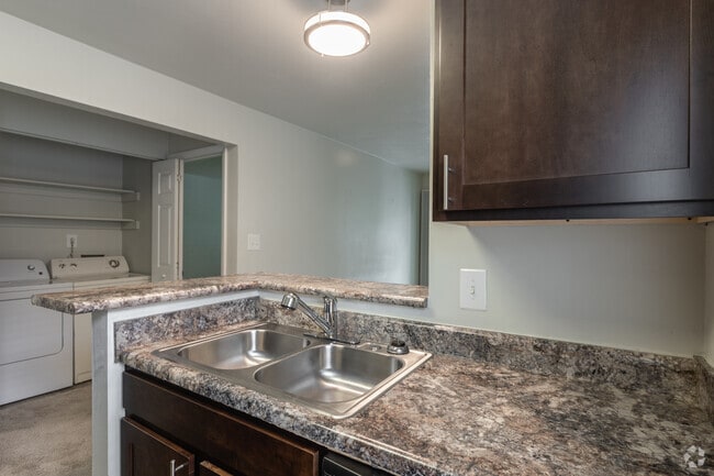 1HAB, 1BA - 700 ft²