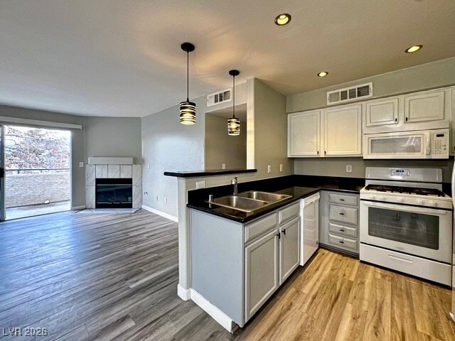 Building Photo - 3090 Tarpon Unit 201