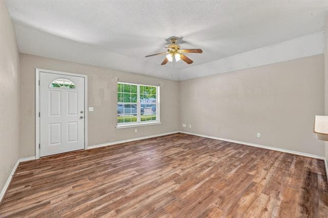 Photo - 231 Bluebonnet St