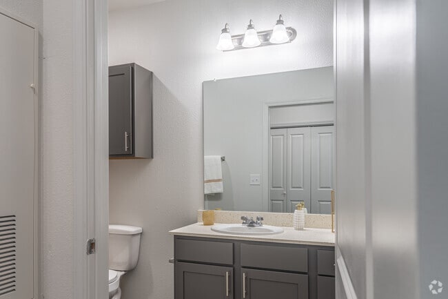 1BR, 1BA - 650SF
