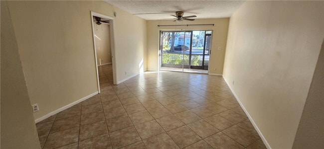 Photo - 4143 NW 90th Ave Unidad 105
