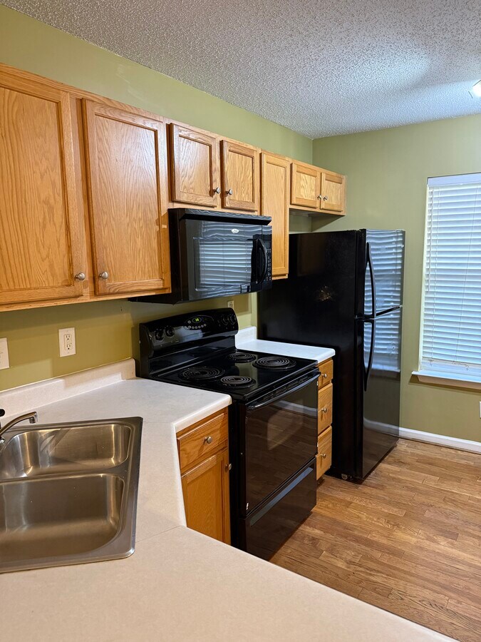 Photo - 78 Tannenbaum Cir