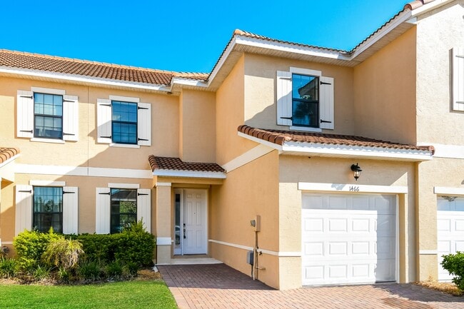 Photo - 1466 Pacific Rd