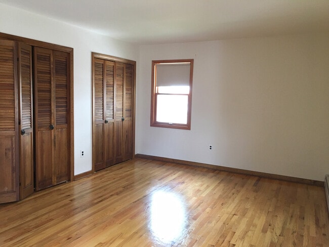 Building Photo - 193 Banta Ave Unit 1 Rental