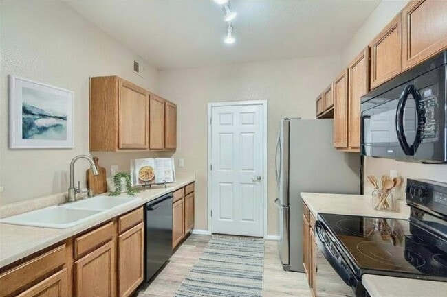 Photo - Spacious 3 Bed Condo in Gated Savannah Condos | Pool, Spa & Covered Balcony Unidad #2208