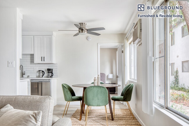 Photo - 11915 Kling St Unidad FL1-ID513