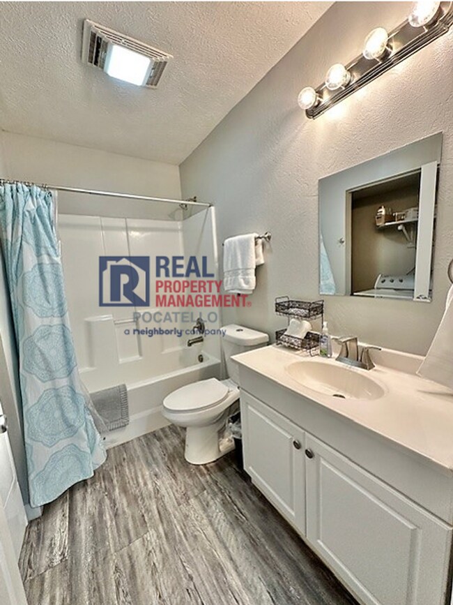 Photo - 1 bed 1 bath single family home - small dog negotiable