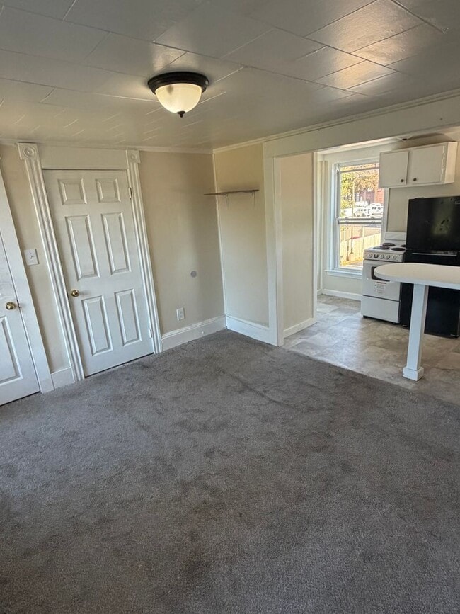 17 Knight St Unit C