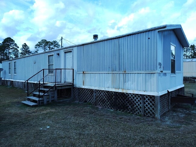 Building Photo - 11 Stewart Pines Loop NE