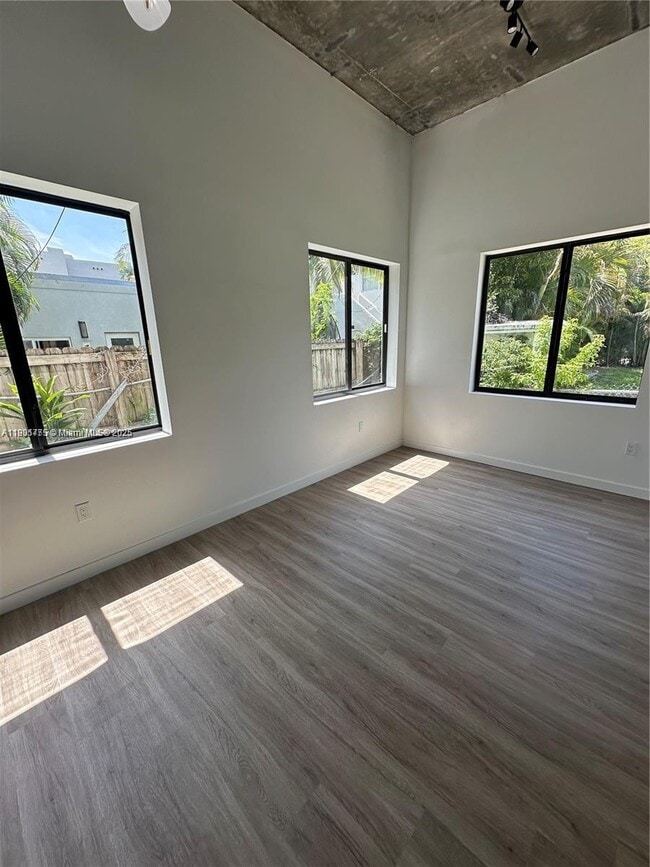 Photo - 3422 NW 5th Ave Unidad 406