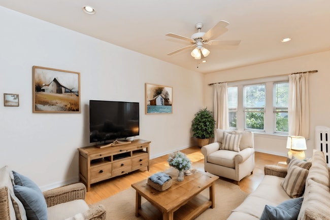 Photo - Harry Frank Building - 1938 W Lawrence Ave