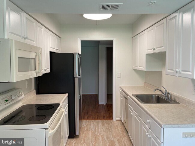 Photo - 15210 Elkridge Way Unit 91-1G