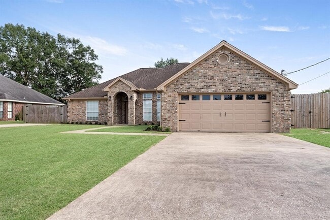 Building Photo - 7673 Rosewood Dr Rental