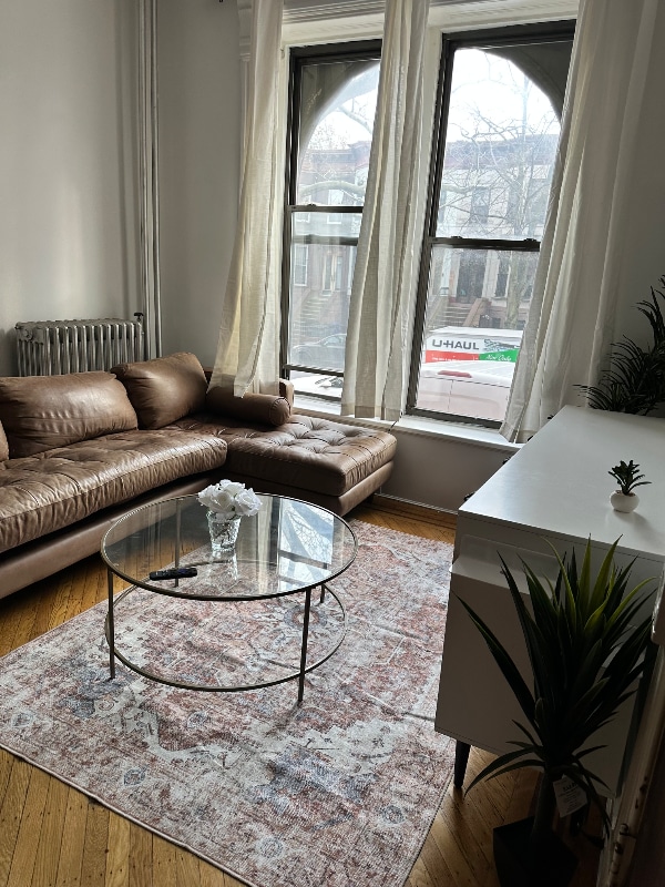 Photo - 669 Park Pl Unidad 2