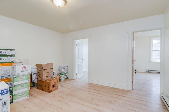6A Rose Ave Unit 2R