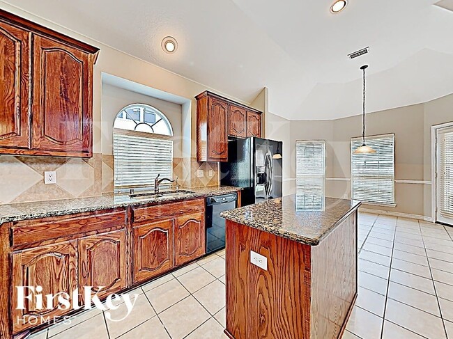 Photo - 304 Wisteria Way