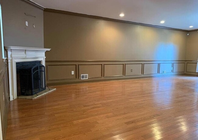 Photo - 348 Glen Echo Rd