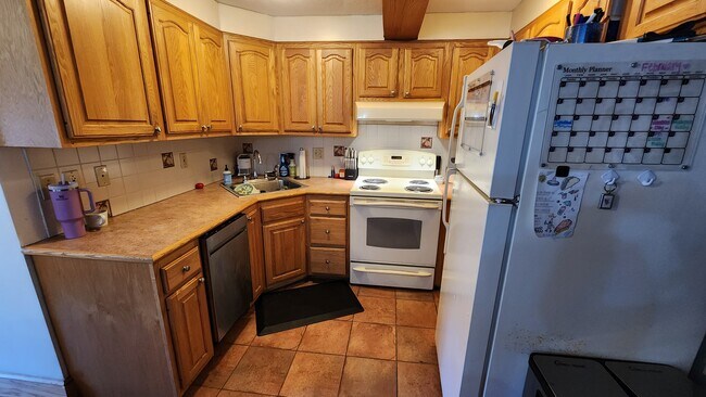 Building Photo - 39 Charles St Unit 3 Rental