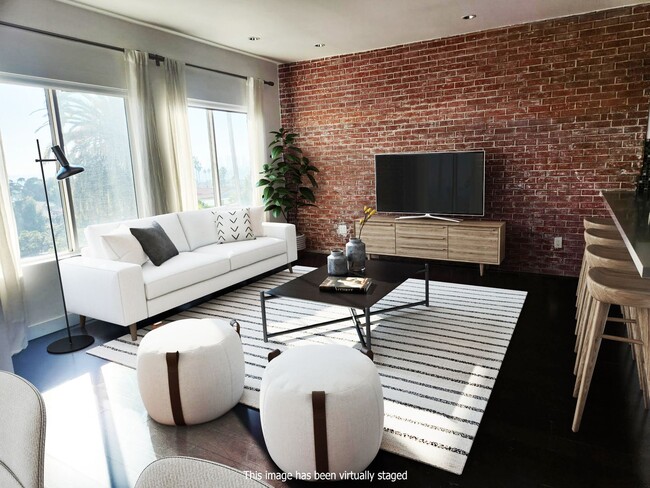 West Hollywood 2+2.5 Condo with Amazing 18... - West Hollywood 2+2.5 Condo with Amazing 18...