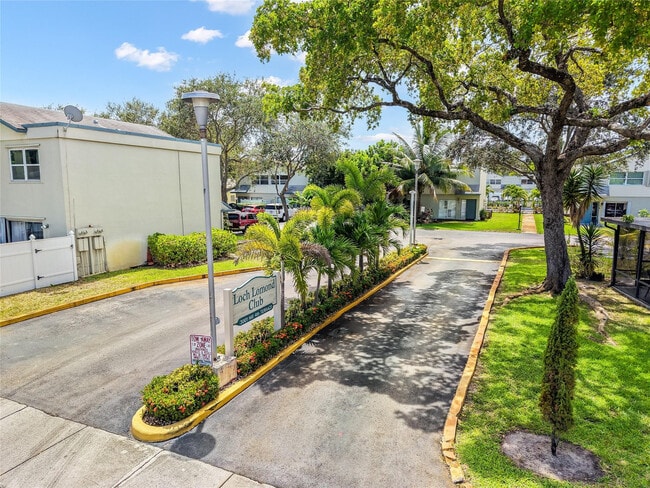 Building Photo - 3001 NW 4th Terrace