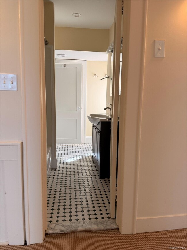 Photo - 6 Quelch Ave