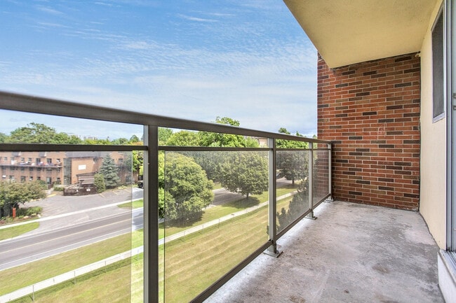 Balcony View - Green Park