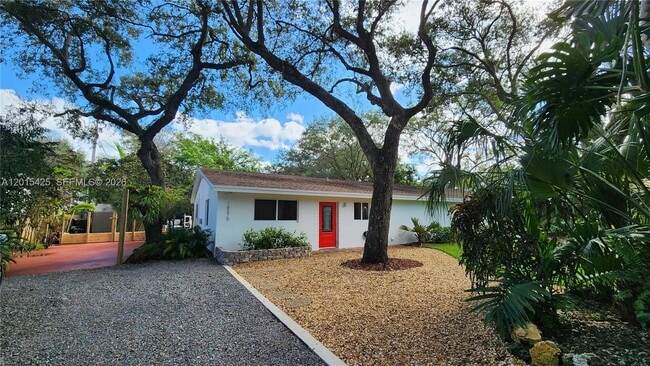 Building Photo - 16575 Old Cutler Rd Unit 16575