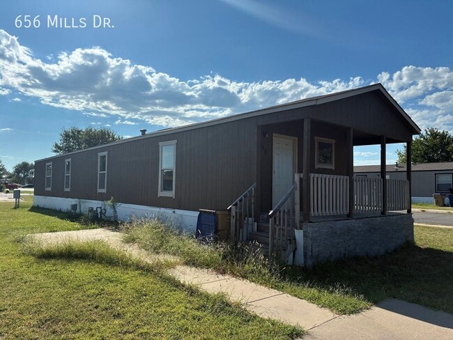 656 W Mills Dr