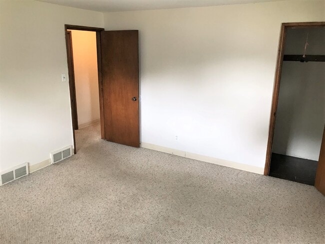 Photo - 1135 Saxe Ave