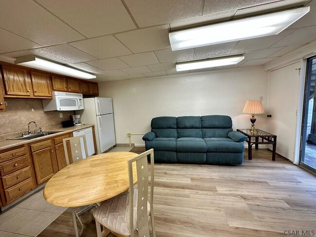 Photo - 907 Old Scalp Ave