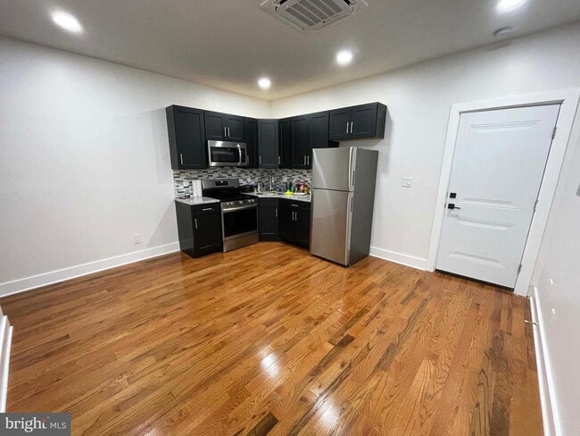 Building Photo - 309 S 60th St Rental