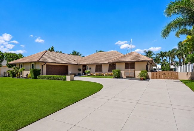 Photo - 1090 Fairview Ln