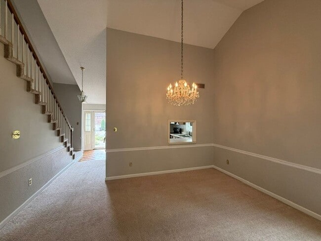 720 Landing Ln