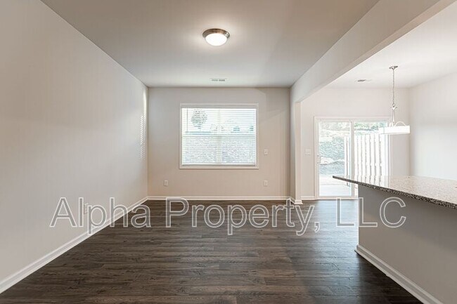 Photo - 17 Apricot Ln