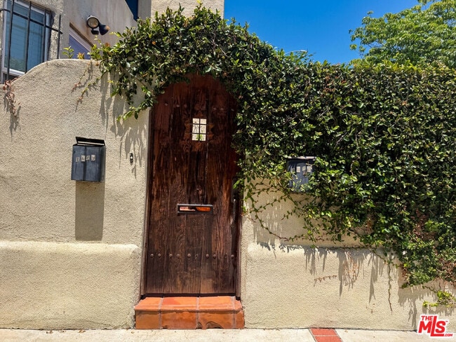 1295 Cochran Ave