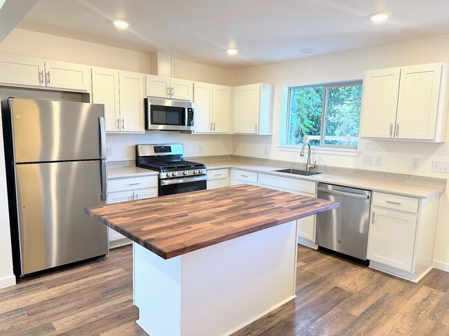 Photo - 112 Maple St