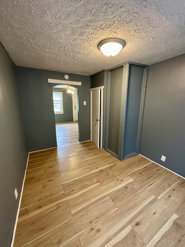 1945 W 11th St Unit 3