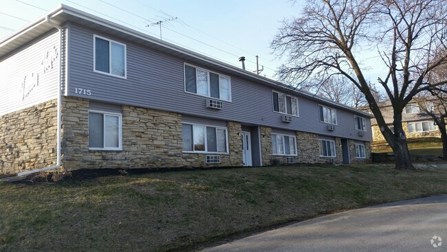 Building Photo - 1715 Edgewood Dr NW Unit 1715-04 Rental