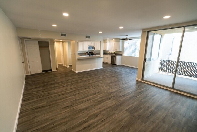 Photo - 816 S. Bundy Dr