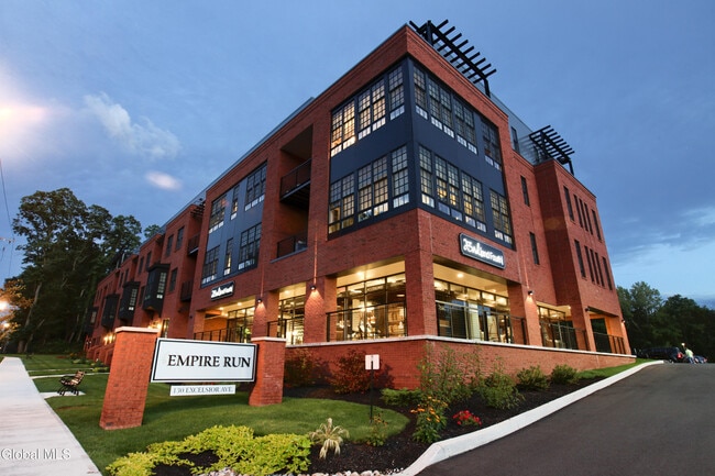 Building Photo - 130 Excelsior Ave Unit 319