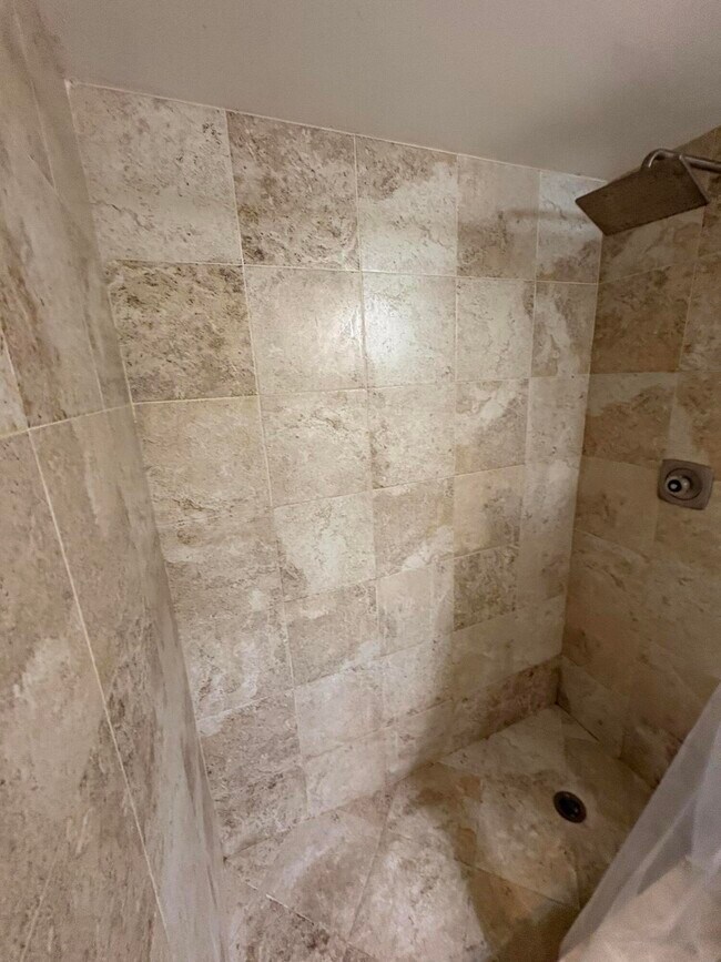 Photo - 2925 SW 22nd Ave Unit 202