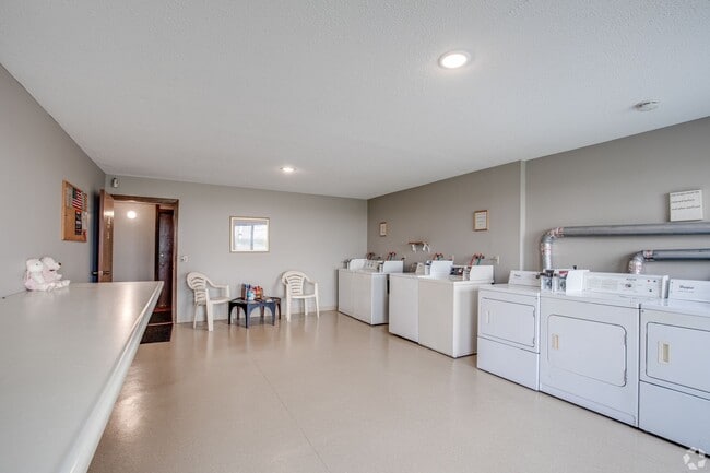 Photo - Riverview Apartments