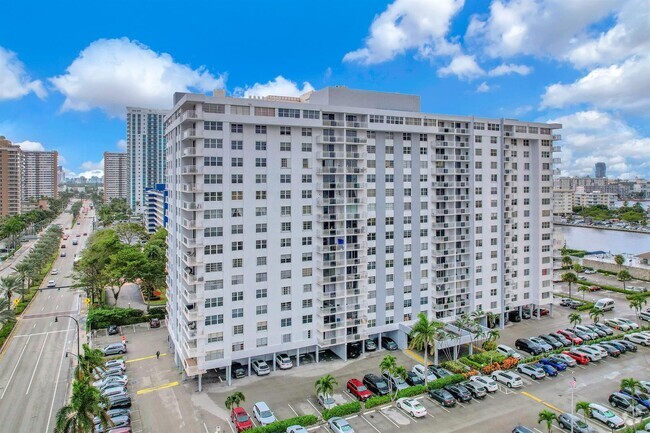 Building Photo - 1849 S Ocean Dr Unit 1849 Rental