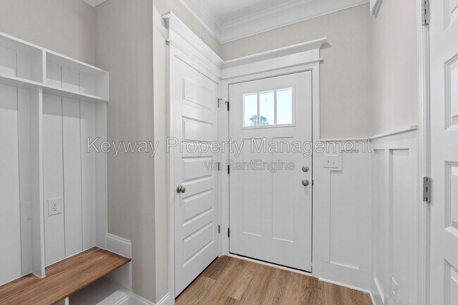 Photo - 2080 Denmark Ave SE
