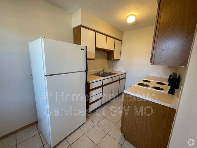 Building Photo - 750 S Campbell Ave Unit 750-H Rental